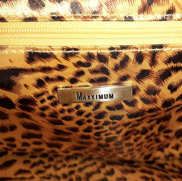 Maxximum Brown Satchel - leather-stud detail - Picture 6 of 8